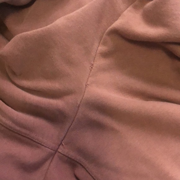 🥳2/$100🥳 Fabletics Iris sweatpants and Jameela Seamless Midi Bra set - Picture 6 of 12